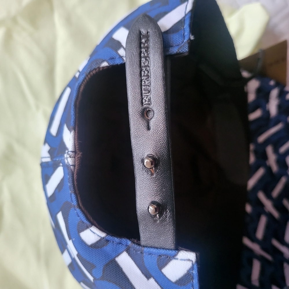 Burberry Blue and White Hat - Picture 2 of 5
